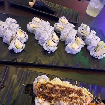 FUJIYA - California Roll Crunchy Scallop Roll - Japanese Near Me - Burbank, California FUJIYA - California Roll Crunchy Scallop Roll - Japanese Near Me - Burbank, California