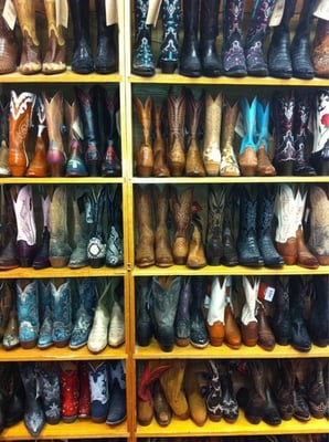 Allens Boots by null