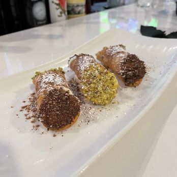 Magia - Cannolis ($10) - Italian Near Me - Danvers, Massachusetts