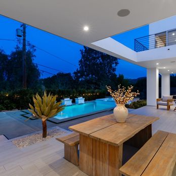 UPstageLA Home Staging - Patio area - Home Staging Near Me - Los Angeles, California