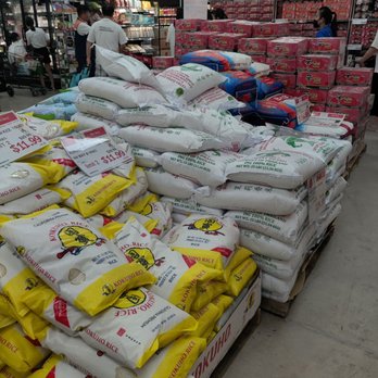 H Mart - Roosevelt - Pile of Rice - Grocery Near Me - Flushing, New York