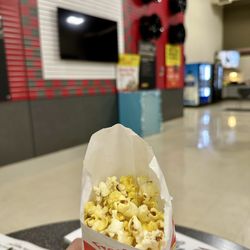 Les Schwab Tire Center - Free popcorn from the popcorn machine in the waiting area