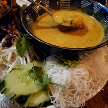 Mahaniyom - Crab Curry - Cocktail Bars Near Me - Brookline, Massachusetts