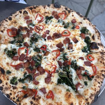 Rosalia Pizza Linden Hills - Pizza Near Me - Minneapolis, Minnesota