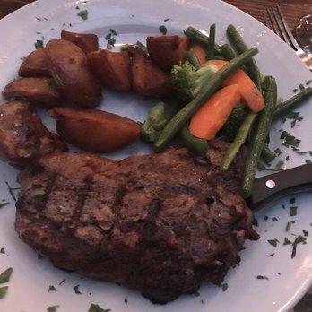 Michaelangelo's - Delicious grilled steak crisp potatoes yum - Lounges Near Me - Bronx, New York