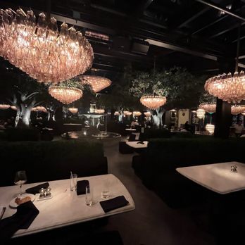 RH Rooftop Restaurant at RH Dallas - Interior dining area - American Near Me - Dallas, Texas RH Rooftop Restaurant at RH Dallas - Interior dining area - American Near Me - Dallas, Texas