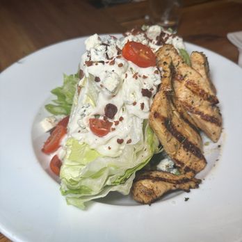 Oxford House Tavern - Salad Near Me - Oxford, Connecticut Oxford House Tavern - Salad Near Me - Oxford, Connecticut