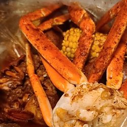 Crafty Crab - Snow Crab & Lobster Boil