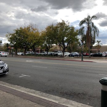 Kluddes Kitchen + Bar - Gastropubs Near Me - Redlands, California