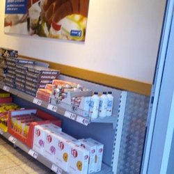 REWE - Rewe obchod s potravinami a pridružením tovarom Wolfsburg