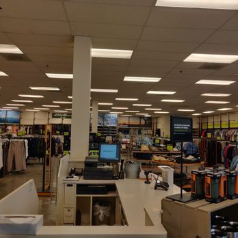 Eddie Bauer Outlet - Women's Clothing Near Me - Alpine, California
