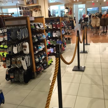 American Eagle Outfitters - Men's Clothing Near Me - Annapolis, Maryland