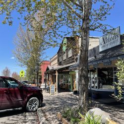 Arrowhead Chocolates - Outside of Arrowhead