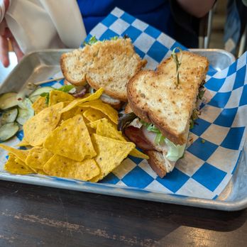 Farmers Kitchen + Bar - New American Near Me - Minneapolis, Minnesota