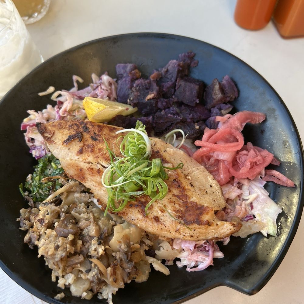Coco Deck - Big Deck Bowl with Mahi Mahi - Mexican Near Me - Lahaina, Hawaii Coco Deck - Big Deck Bowl with Mahi Mahi - Mexican Near Me - Lahaina, Hawaii