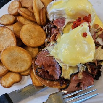 Floyd’s Diner James Bay - Arlo Guthrie benny - Breakfast & Brunch Near Me - Victoria, British Columbia Floyd’s Diner James Bay - Arlo Guthrie benny - Breakfast & Brunch Near Me - Victoria, British Columbia