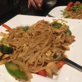 Chai Thai Noodles Berkeley - Pad Kee Mao - Thai Near Me - Berkeley, California