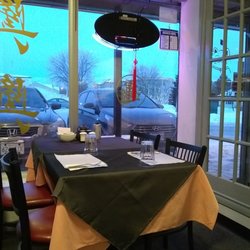 New Queen Restaurant - Inside the restaurant