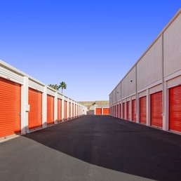 Exterior outside entrance of Public Storage - Henderson, Nevada Exterior outside entrance of Public Storage - Henderson, Nevada