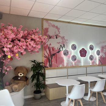 Flower tea - Interior - Bubble Tea Near Me - Overland Park, Kansas