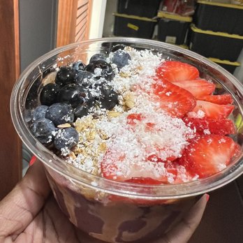 Squeez - Majik Aca Bowl - Juice Bars & Smoothies Near Me - Atlanta, Georgia
