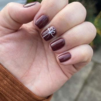 VO Nails Spa - Gel manicure with design - Nail Salons Near Me - Jacksonville, North Carolina