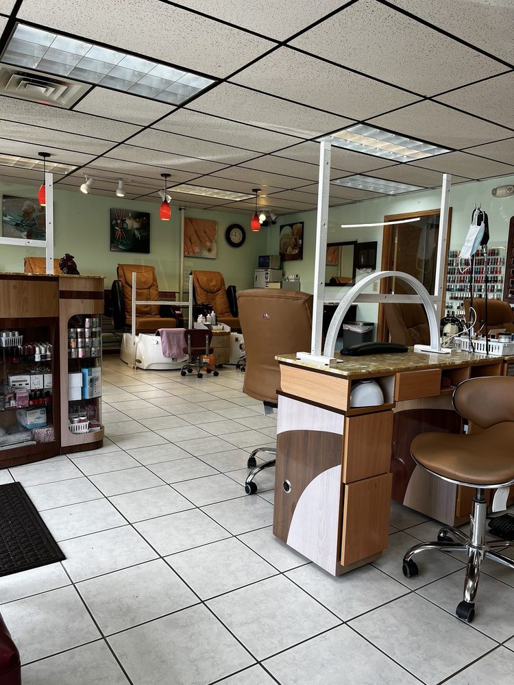 PORTLAND NAILS Updated September 2024 22 Reviews 710 Forest Ave