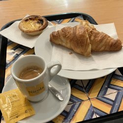 Cafetaria do Museu do Azulejo - Custard tart, croissant, espresso