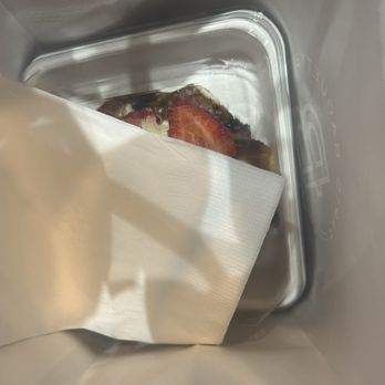 Paris Baguette - Bag with desserts - Bakeries Near Me - Los Angeles, California Paris Baguette - Bag with desserts - Bakeries Near Me - Los Angeles, California