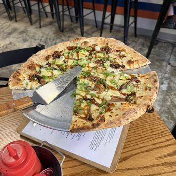 The Garage - Bbq pizza - Food Trucks Near Me - Frederick, Maryland The Garage - Bbq pizza - Food Trucks Near Me - Frederick, Maryland