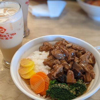 Ten Ren's Tea - Thursday special. Chicken and mushroom on rice. Tasty and filling. A generous portion! - Tea Rooms Near Me - Thornhill, Ontario Ten Ren's Tea - Thursday special. Chicken and mushroom on rice. Tasty and filling. A generous portion! - Tea Rooms Near Me - Thornhill, Ontario