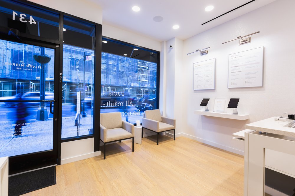 Silver Mirror Facial Bar - Bryant Park NYC Logo