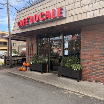 Café Locale - Outside - Breakfast & Brunch Near Me - Attleboro, Massachusetts