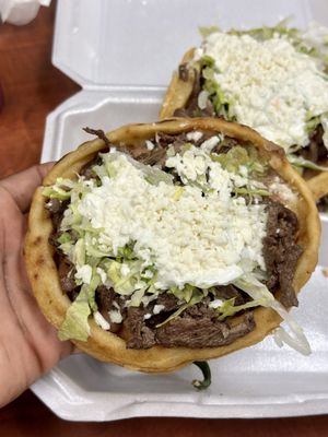 Taquerí­a La Oaxaqueña by null