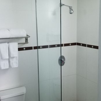 Aire De O:Live - Shower - Hotels Near Me - Carolina, Puerto Rico Aire De O:Live - Shower - Hotels Near Me - Carolina, Puerto Rico