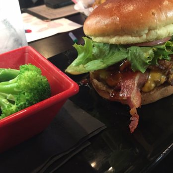 Burgers 2 Beer - Broccoli was great! Burger was better! :) - Bars Near Me - Solon, Ohio