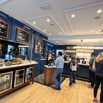 Daily Provisions - West Village - customers at the counter of a coffee shop - Cafes Near Me - New York, New York Daily Provisions - West Village - customers at the counter of a coffee shop - Cafes Near Me - New York, New York