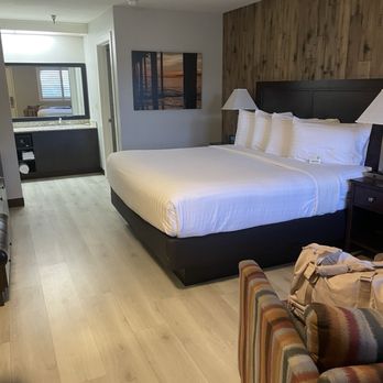 Mission Inn - Single king bed room - Hotels Near Me - Santa Cruz, California Mission Inn - Single king bed room - Hotels Near Me - Santa Cruz, California