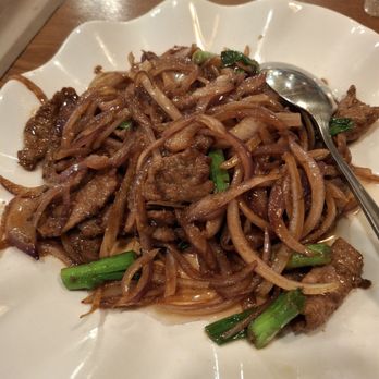 Ginkgo Chinese Restaurant - Scallion beef ($16.95) - Chinese Near Me - Claremont, California