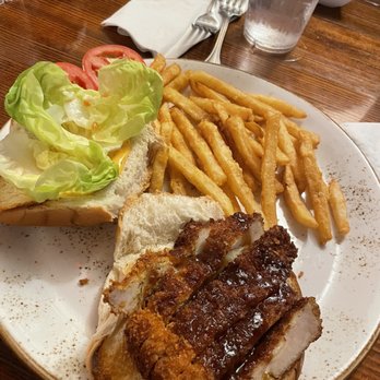 Three's Bar & Grill - Asian Fusion Near Me - Kihei, Hawaii