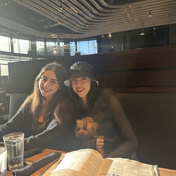 Yard House - Interior - Vegetarian Near Me - Burbank, California Yard House - Interior - Vegetarian Near Me - Burbank, California