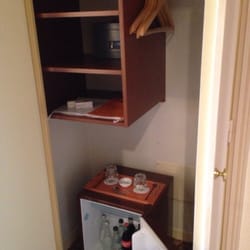 Hôtel du Petit Palais - Closet, safe, mini-bar, extra pillows & blankets