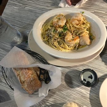 Mr Big Fish - Shrimp scampi Fresh bread - Seafood Near Me - Naples, Florida Mr Big Fish - Shrimp scampi Fresh bread - Seafood Near Me - Naples, Florida