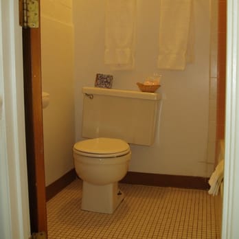 Holiday Lodge-Hawthorne - Note listing of toilet to port. - Hotels Near Me - Hawthorne, Nevada Holiday Lodge-Hawthorne - Note listing of toilet to port. - Hotels Near Me - Hawthorne, Nevada