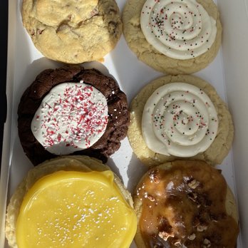 Crumbl - Parker - 6 cookie assortment - Bakeries Near Me - Parker, Colorado Crumbl - Parker - 6 cookie assortment - Bakeries Near Me - Parker, Colorado