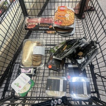 Publix - a shopping cart full of food items - Grocery Near Me - Saint Augustine, Florida