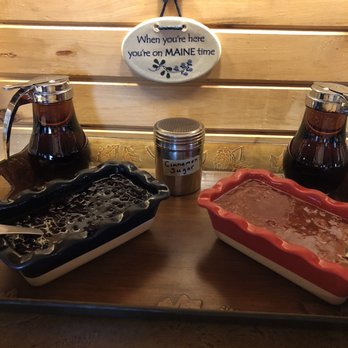 Vacationland Inn - No real maple syrup or fresh berries - Hotels Near Me - Brewer, Maine
