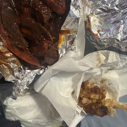 This was nasty man the rib tips fatty the links disgusting this bs was out of pocket never again ! Slauson better