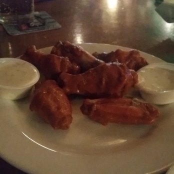 Butch McGuire's - Spicy wings - Irish Near Me - Chicago, Illinois