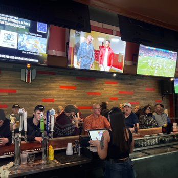 Pounders Bar & Grill - Saturday night and the drinks are flowing and so are the wings.. - Bars Near Me - Cleveland, Ohio Pounders Bar & Grill - Saturday night and the drinks are flowing and so are the wings.. - Bars Near Me - Cleveland, Ohio